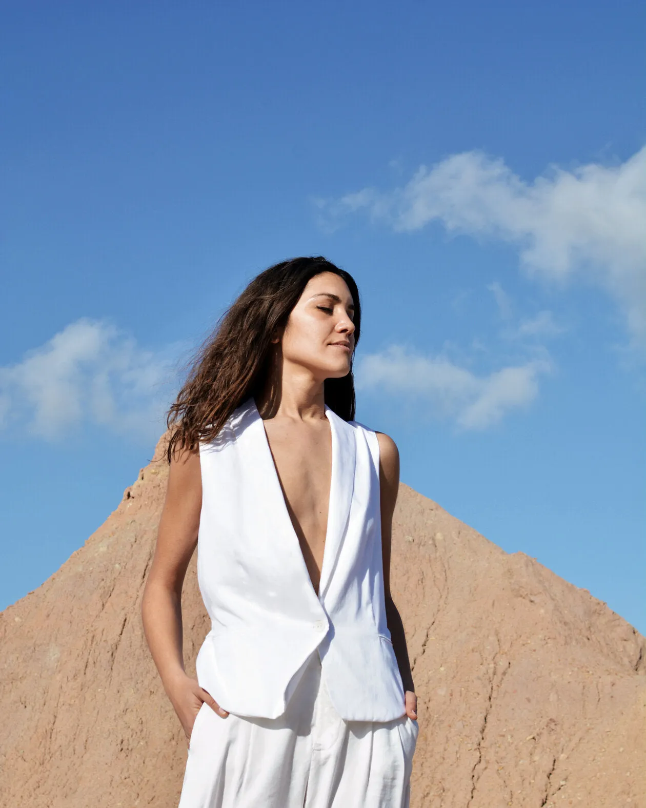 Acer Vest White