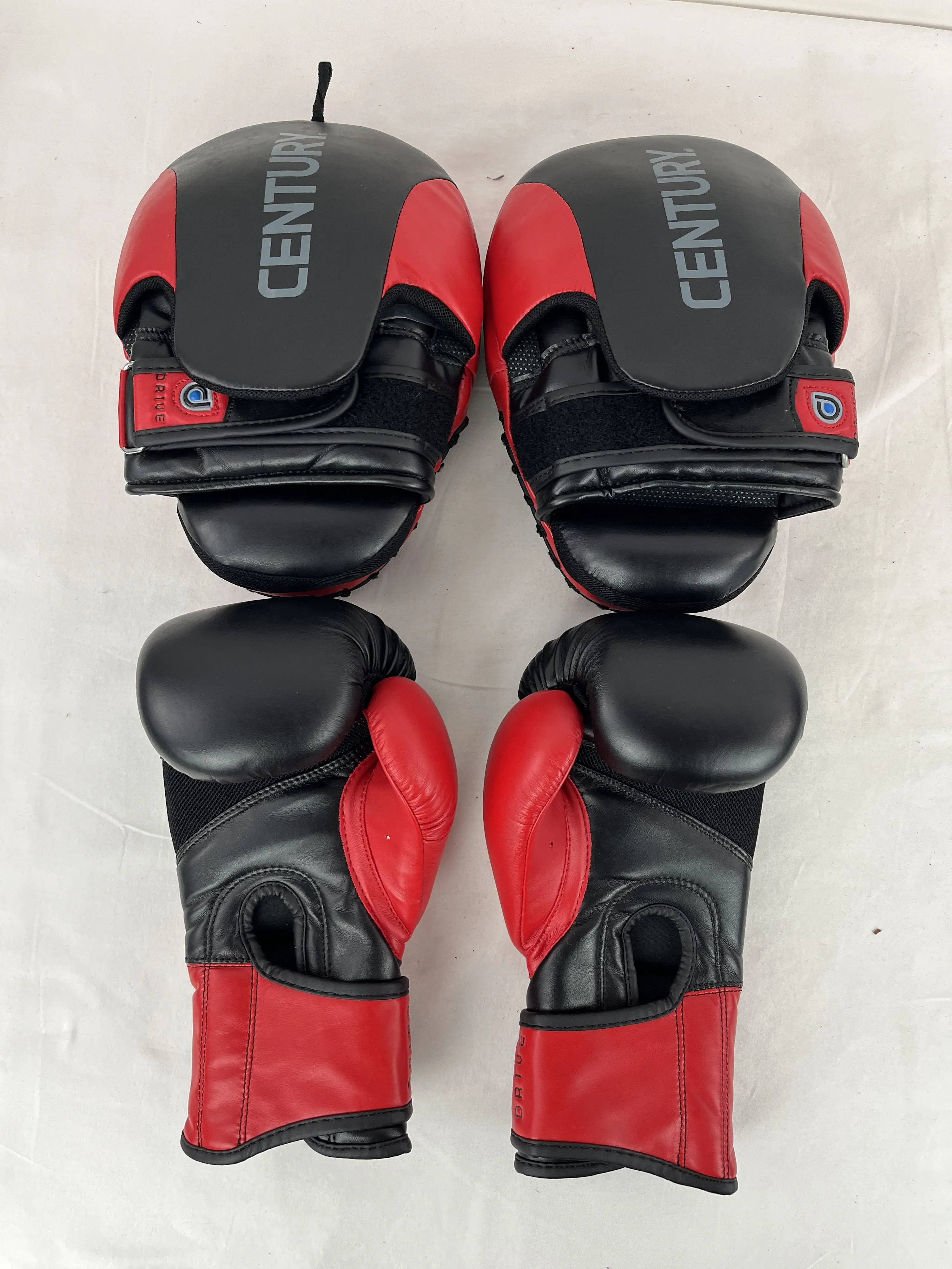 Century Martial Arts Karate Taekwondo Jui Jitsu Youth Gear in Duffle Bag