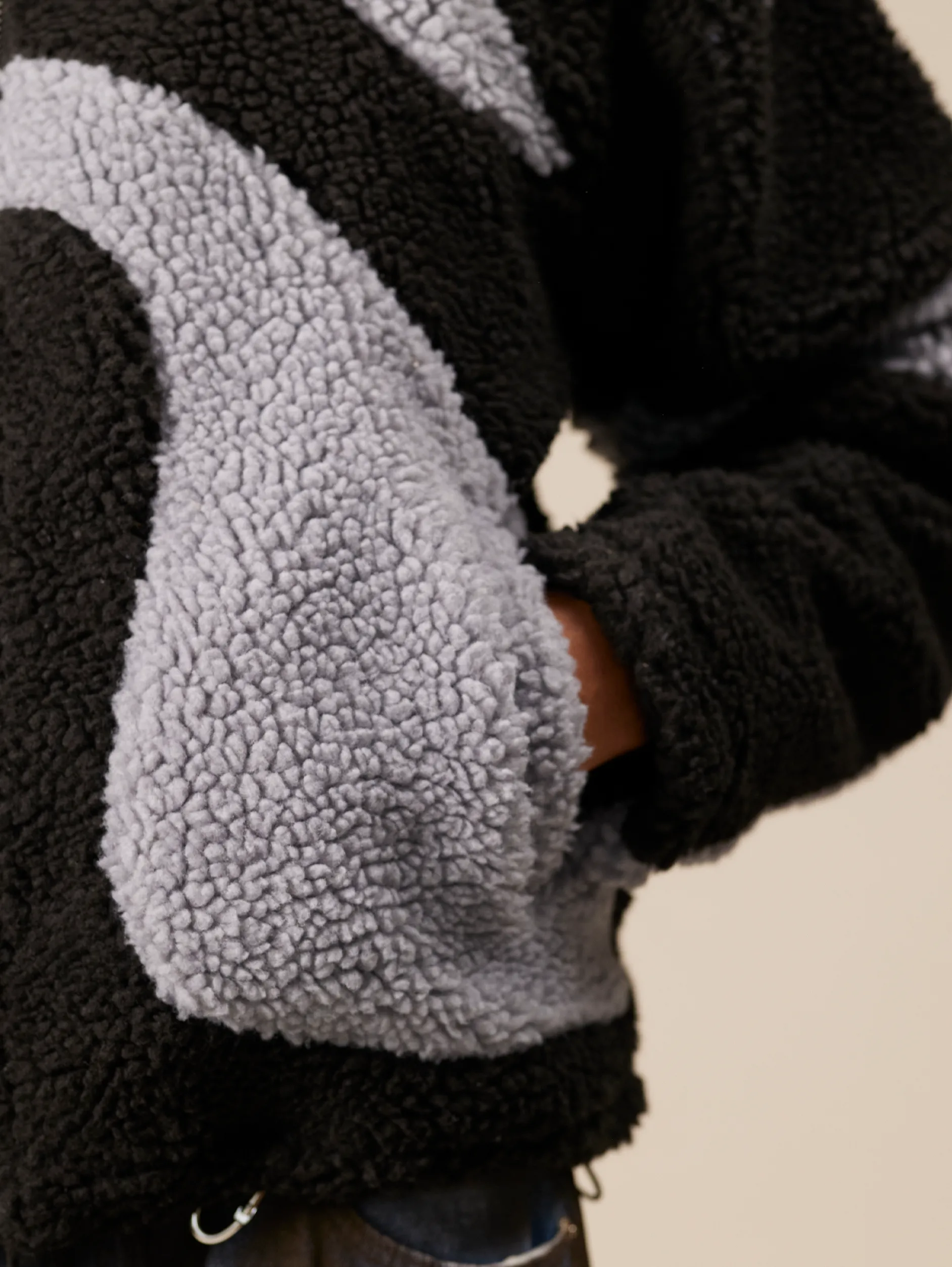 CONTRAST BALACLAVA FLEECE JACKET "BLACK/GREY"