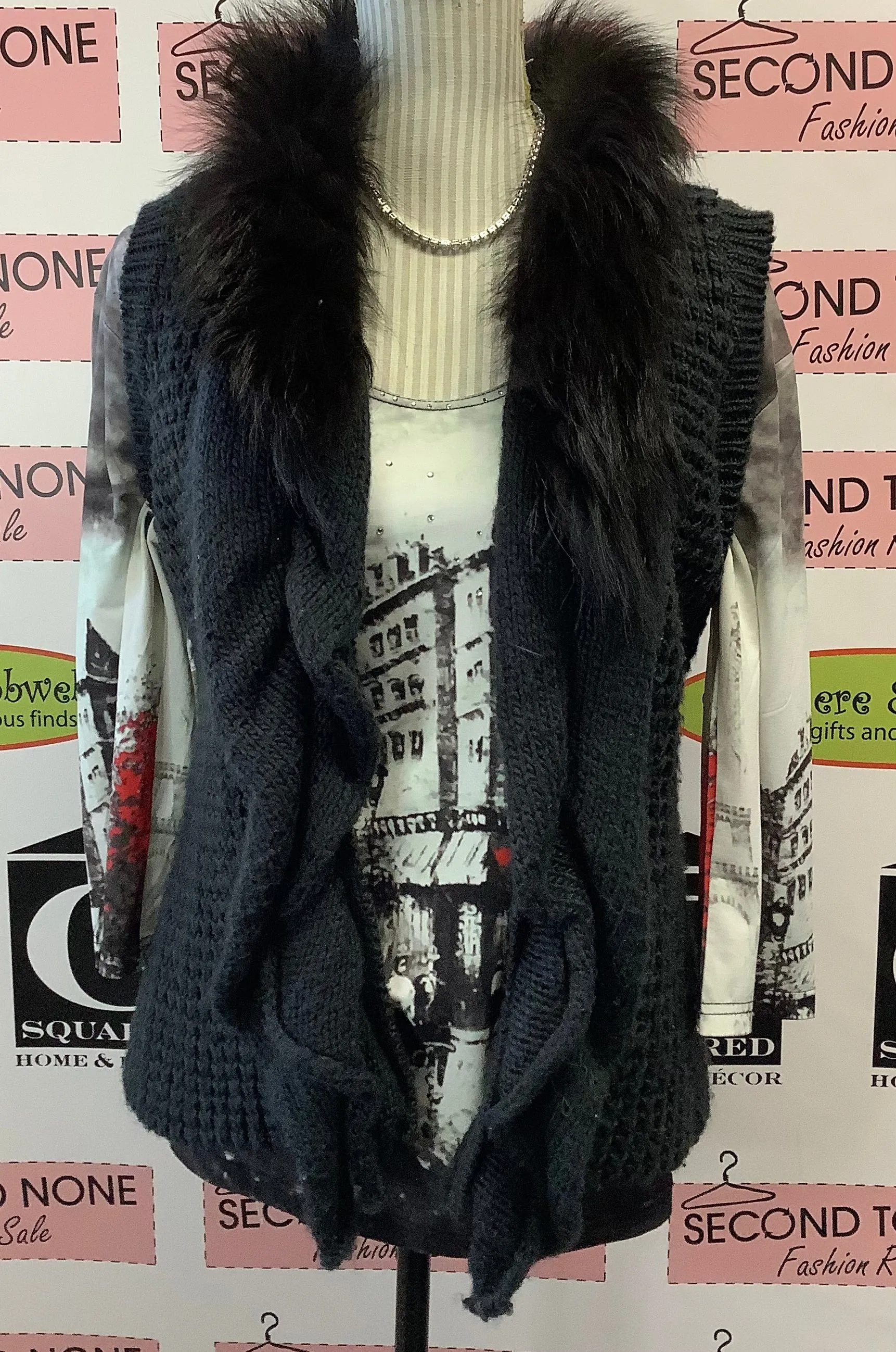 Faux Fur Trimmed Knit Cardi Vest (M/L)