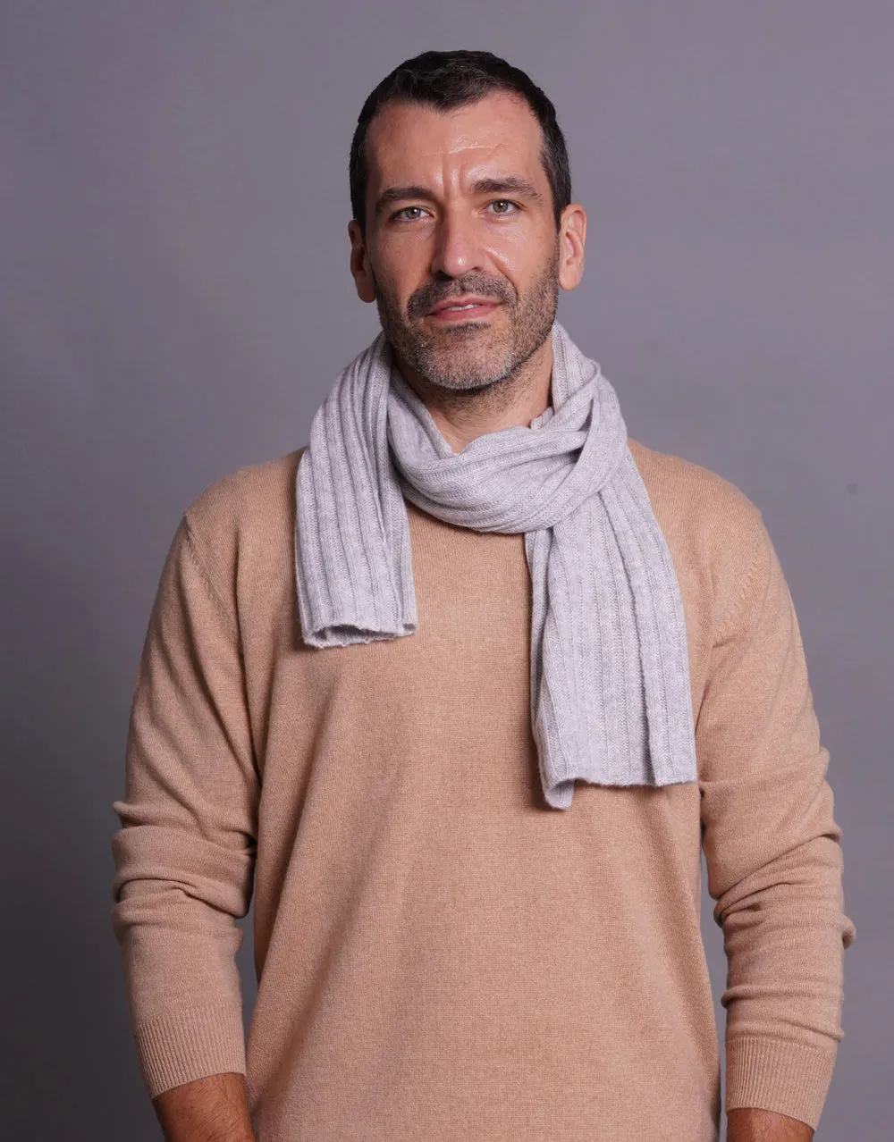 Small-Rib Cashmere Scarf in Platinum