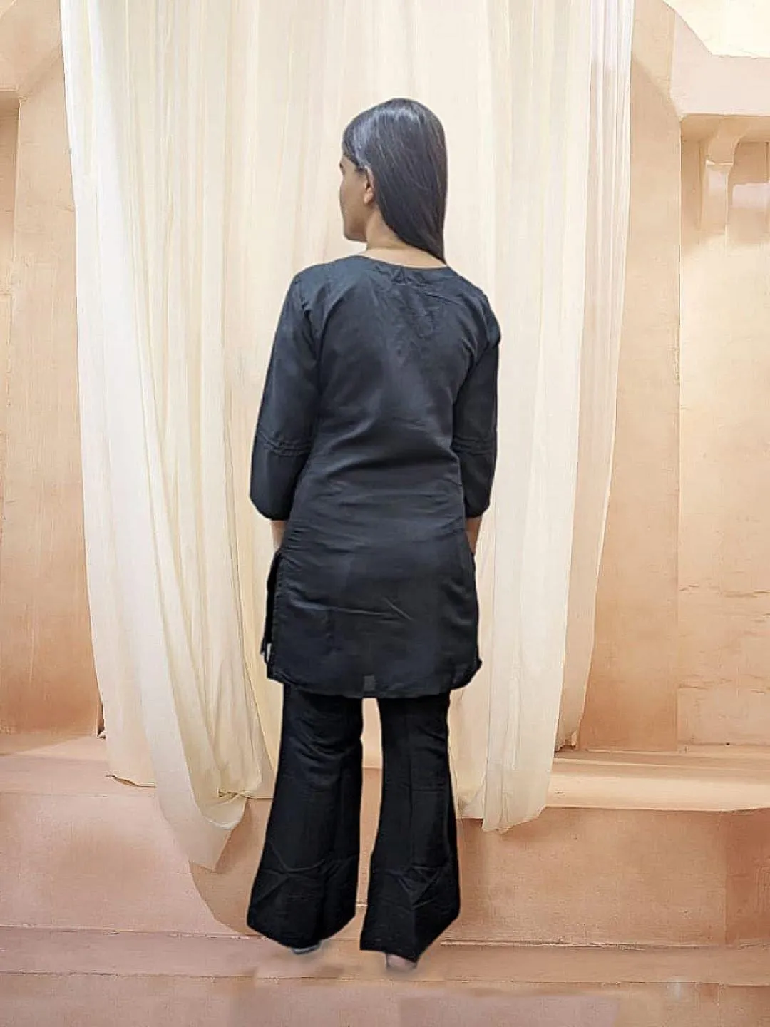 Varanga Women  Embroidered  Round Collar  Placement Design Scallop Short Kurta, Paired With  Cut Work  Bottom
