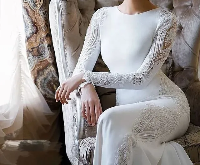 Women Elegant Long Sleeve Sheath Lace wedding dress