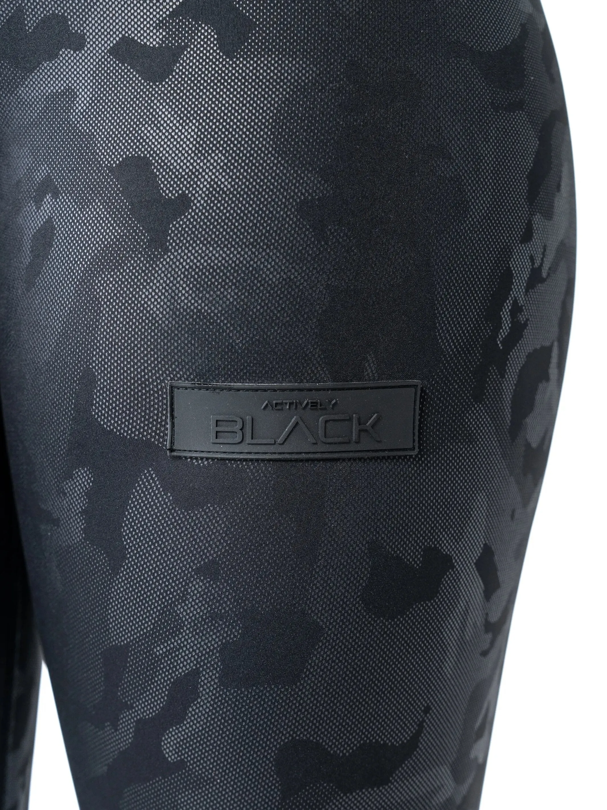 Women’s Black Camo 2.0 Performance Tights